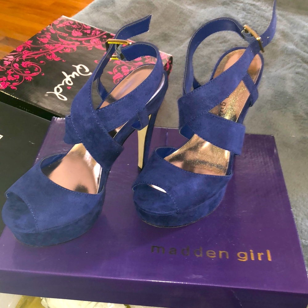 Brand new in the box, size 7M
